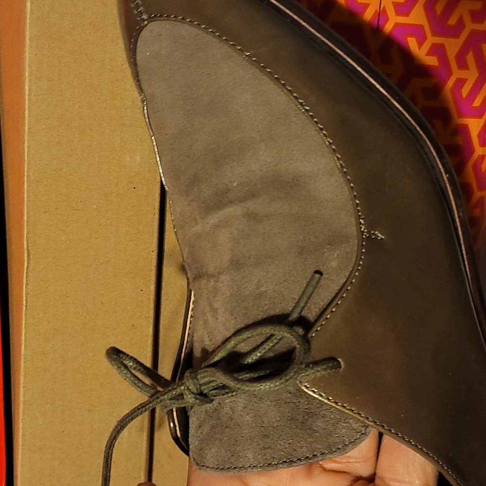 Shoes - Picture 6 of 7